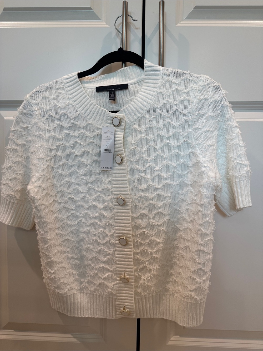 New w tags white sweater w buttons